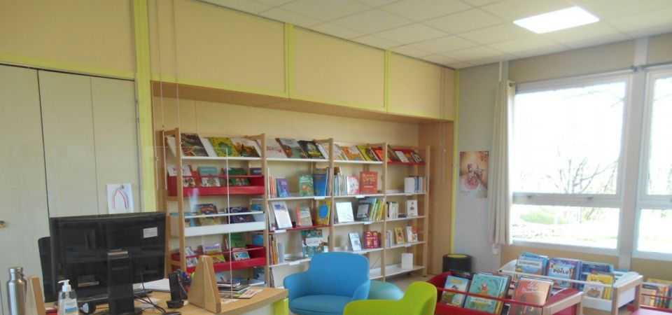 L'école maternelle en visite a la bibliotheque municipale