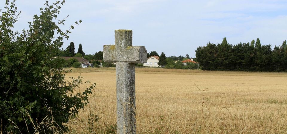 CROIX DE PIERRE